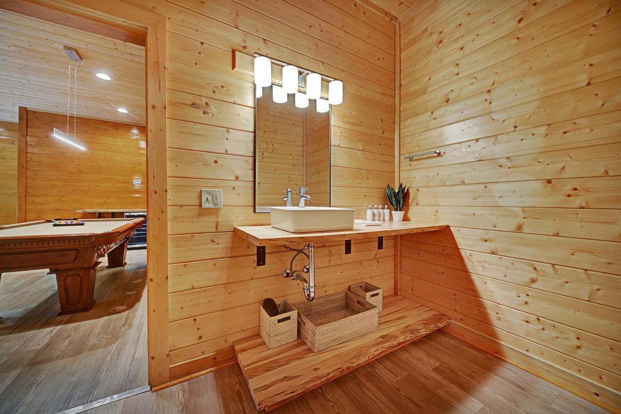 Gorgeous Large Mountain View Cabin W Hot Tub, Free Wifi, Games Villa Sevierville Bagian luar foto