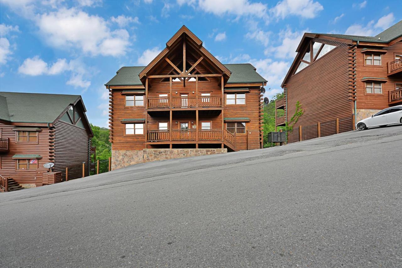 Gorgeous Large Mountain View Cabin W Hot Tub, Free Wifi, Games Villa Sevierville Bagian luar foto