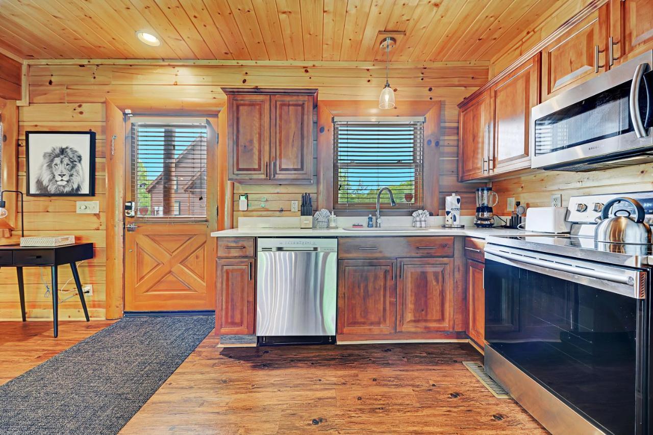 Gorgeous Large Mountain View Cabin W Hot Tub, Free Wifi, Games Villa Sevierville Bagian luar foto