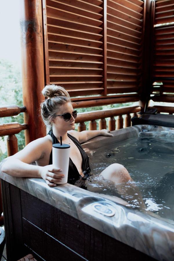 Gorgeous Large Mountain View Cabin W Hot Tub, Free Wifi, Games Villa Sevierville Bagian luar foto